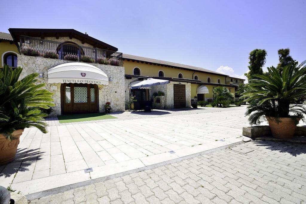 Hotel Tenuta San Francesco Barletta Exterior foto